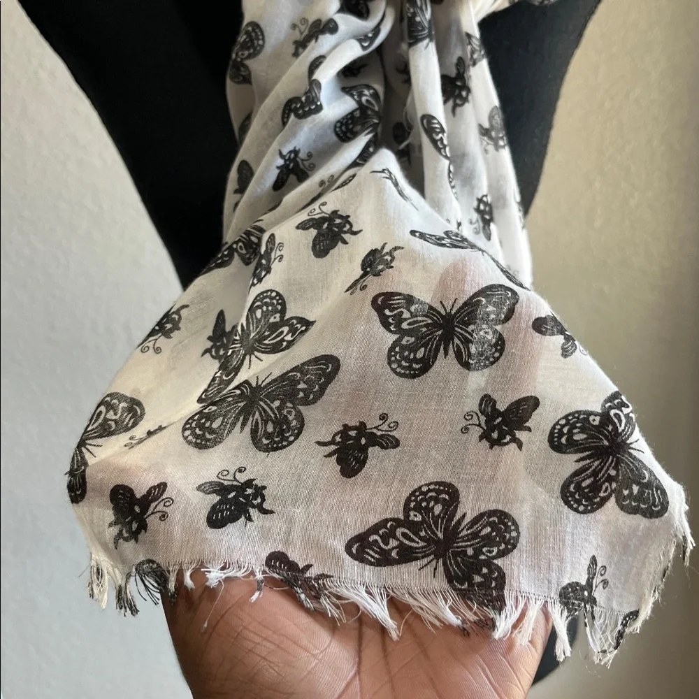 Steve Madden Womens Black White Butterfly Print Scarf Chic Lightweight 79”x32”